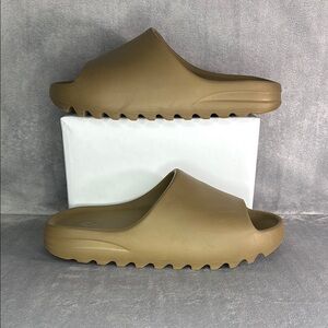 Yeezy Slides Size 11 Tan Resin Earth Tone Comfort Foam Sandals